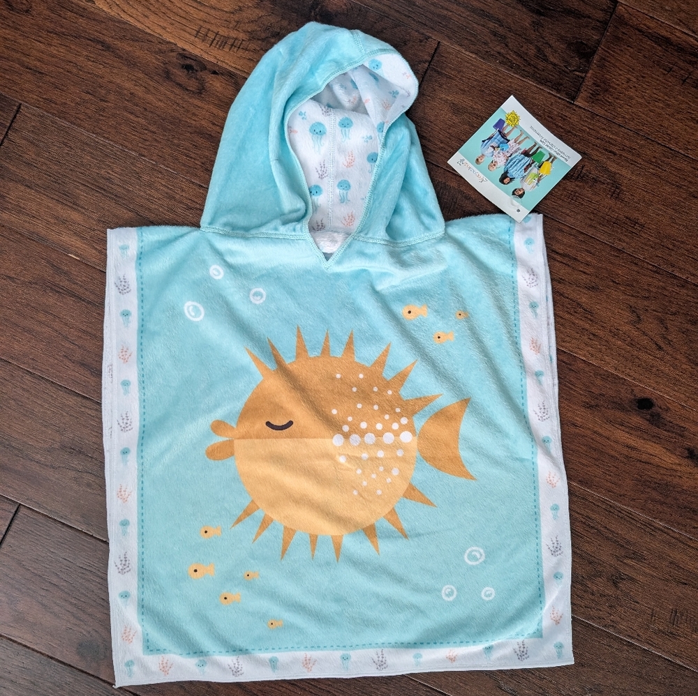 FLAPJACK KIDS Hooded Towel Poncho - Blue and Gold Fish Design - BNWT